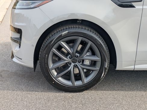 New 2026 Land Rover Range Rover Sport Dynamic SE AWD/4WD image 34