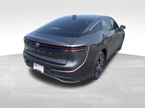 Used 2023 Toyota Crown AWD/4WD image 5