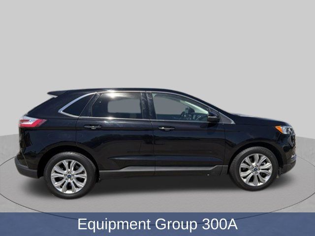 Used 2022 Ford Edge Titanium AWD/4WD image 2