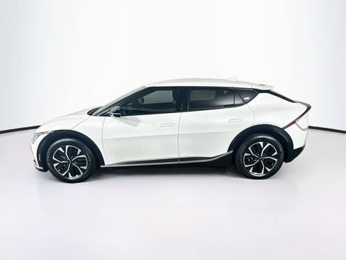 Used 2023 Kia EV6 Wind RWD image 4