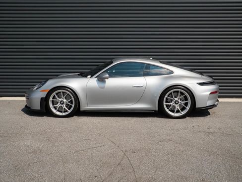 Used 2026 Porsche 911 GT3 RWD image 2