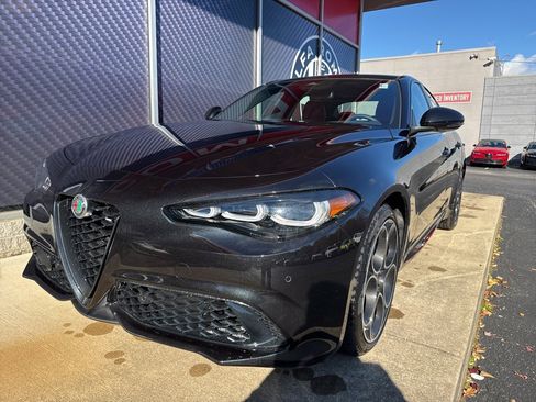New 2025 Alfa Romeo Giulia AWD image 10