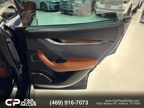 Used 2019 Maserati Levante GranLusso AWD/4WD image 28