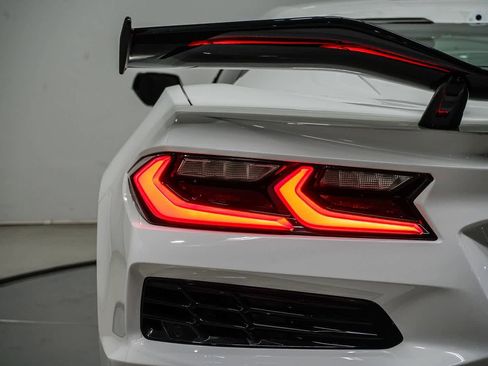 Used 2024 Chevrolet Corvette Z06 image 9