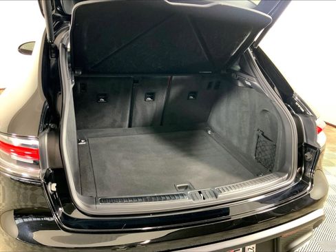 Certified 2026 Porsche Macan AWD/4WD image 24
