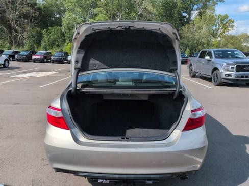 Used 2016 Toyota Camry SE FWD image 18