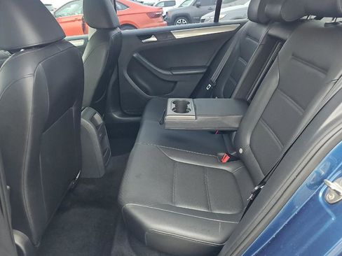 Used 2017 Volkswagen Jetta SE FWD image 13