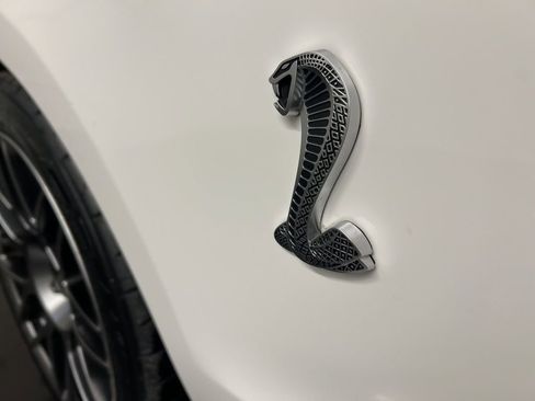 Used 2011 Ford Mustang Shelby GT500 w/ SVT Performance Pkg image 33