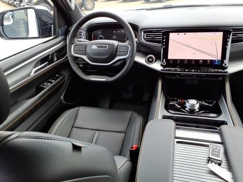New 2026 Jeep Grand Wagoneer 4WD image 4