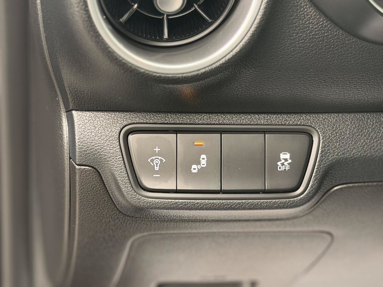 Used 2023 Kia Forte GT-Line w/ GT-Line Technology Package FWD image 8