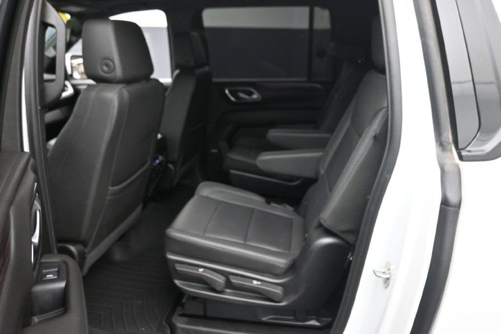 Used 2024 Chevrolet Suburban Z71 w/ Luxury Package AWD/4WD image 12