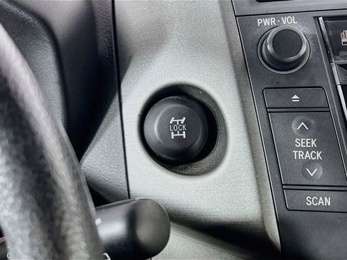 Used 2010 Toyota RAV4 4WD image 32