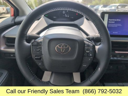Used 2025 Toyota Prius XLE AWD/4WD image 15