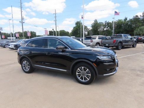 Used 2023 Lincoln Nautilus FWD w/ Premium Package image 6