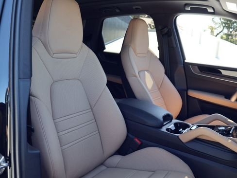 New 2026 Porsche Cayenne AWD/4WD image 24
