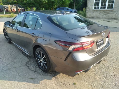 Used 2024 Toyota Camry SE FWD image 8