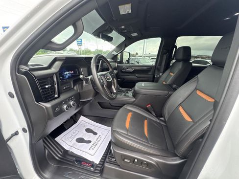Used 2024 GMC Sierra 2500 AT4 w/ AT4 Premium Plus Package AWD/4WD image 8