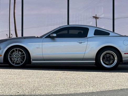 Used 2013 Ford Mustang GT Premium w/ Brembo Brake Pkg image 5