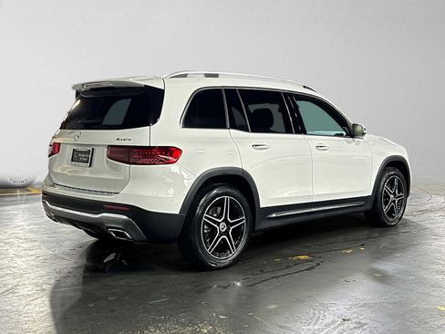 Used 2026 Mercedes-Benz GLB 250 4MATIC image 3