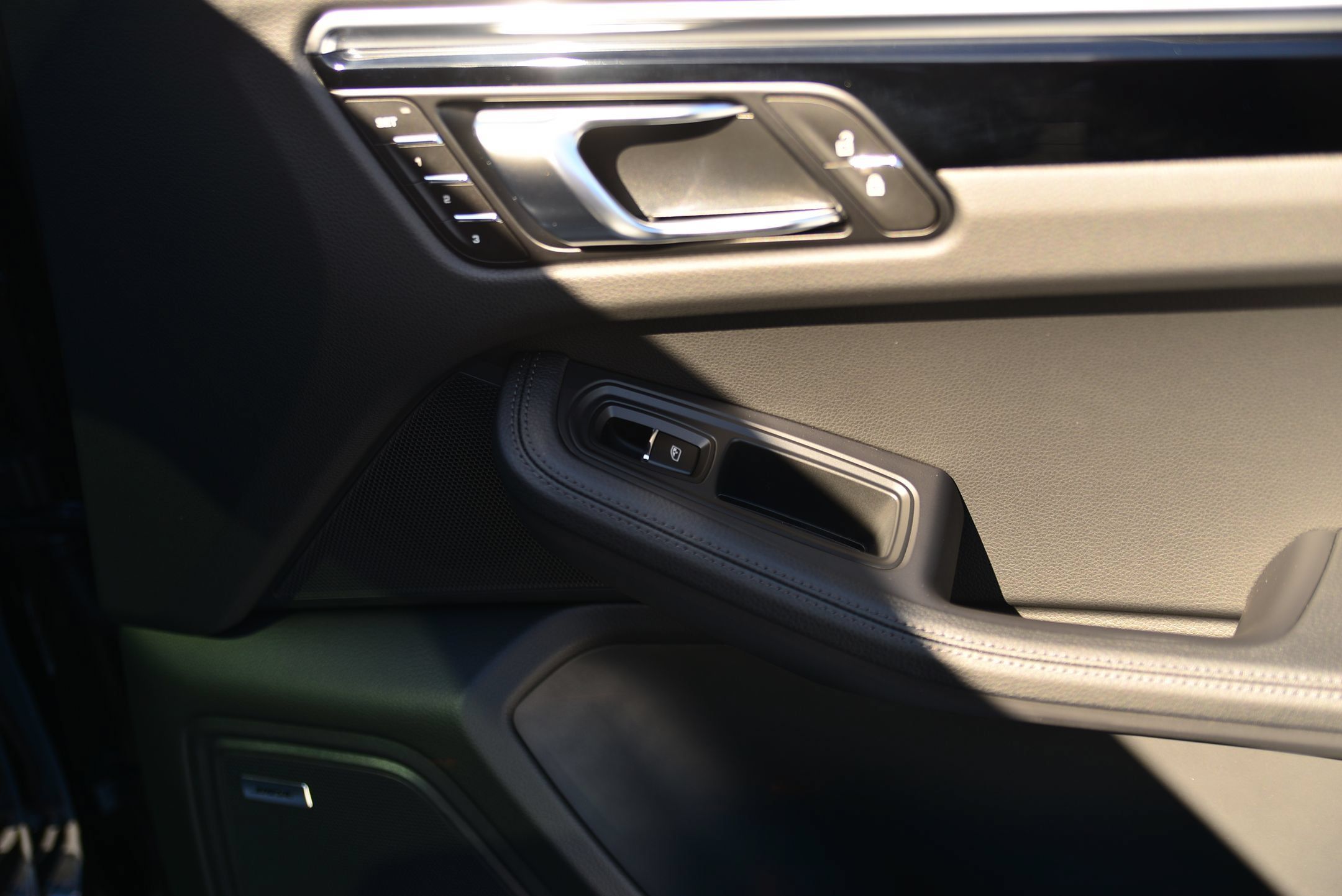 Certified 2026 Porsche Macan S AWD/4WD image 24