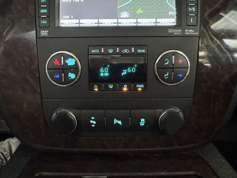 Used 2012 GMC Yukon Denali image 16