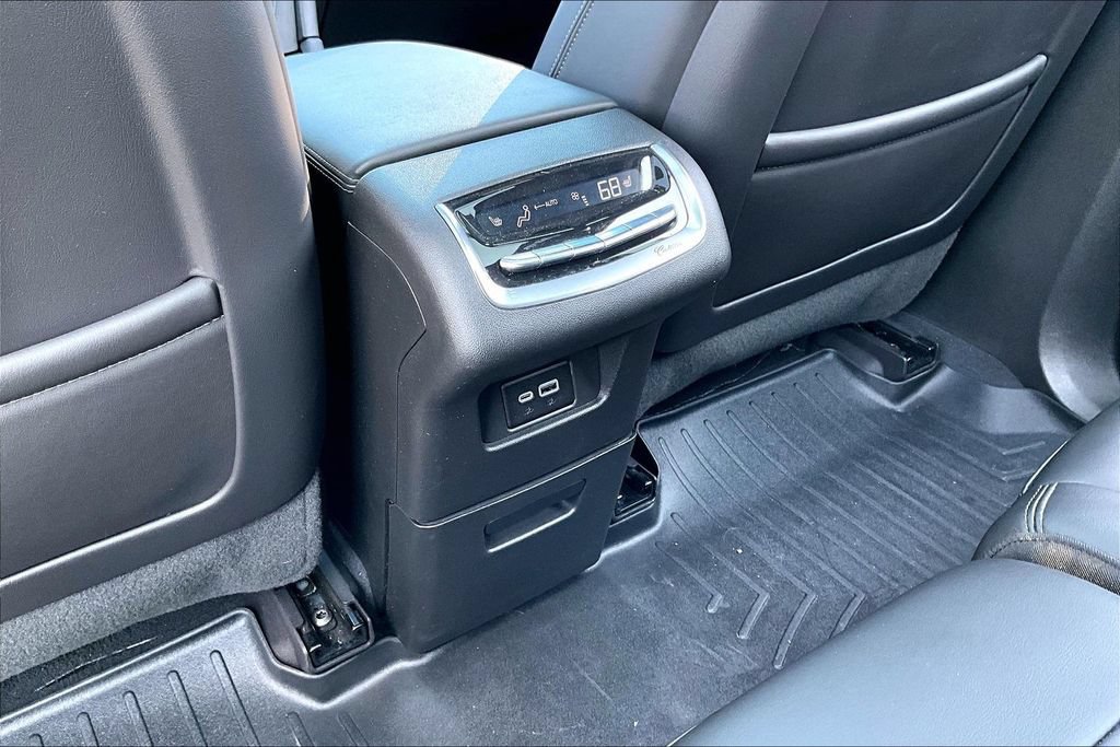 Used 2021 Cadillac XT6 Premium Luxury FWD image 25