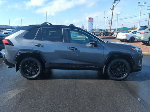 Used 2022 Toyota RAV4 XSE w/ XSE Grade Weather Package image 9