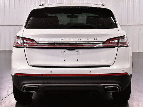 Used 2022 Lincoln Nautilus Reserve image 6