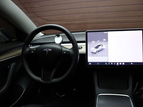 Used 2023 Tesla Model 3 Standard Range image 31