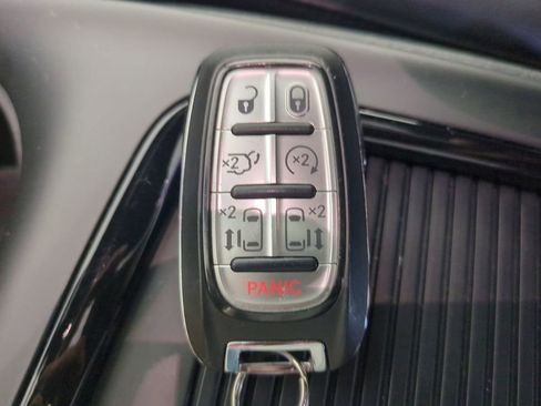Used 2023 Chrysler Pacifica Touring-L w/ S Appearance Package FWD image 38