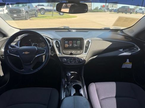 Used 2018 Chevrolet Malibu LT FWD image 21