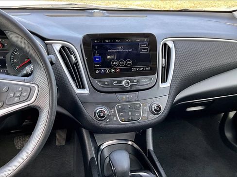 Used 2024 Chevrolet Malibu LT image 6