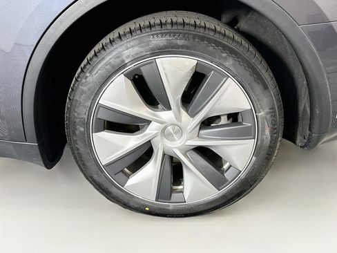 Used 2023 Tesla Model Y Long Range AWD/4WD image 11