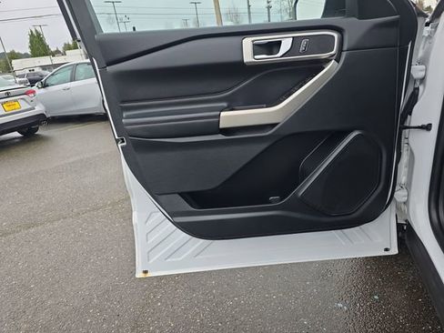 Used 2023 Ford Explorer XLT w/ Equipment Group 202A image 16