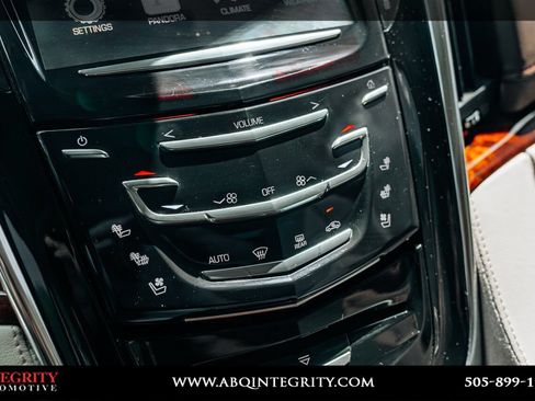 Used 2016 Cadillac Escalade Luxury AWD/4WD image 36