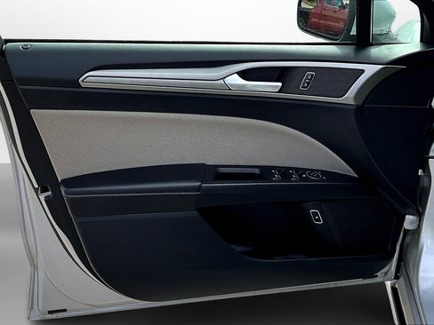 Used 2018 Ford Fusion S image 25