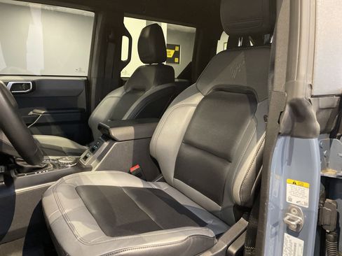 Used 2024 Ford Bronco Black Diamond image 17