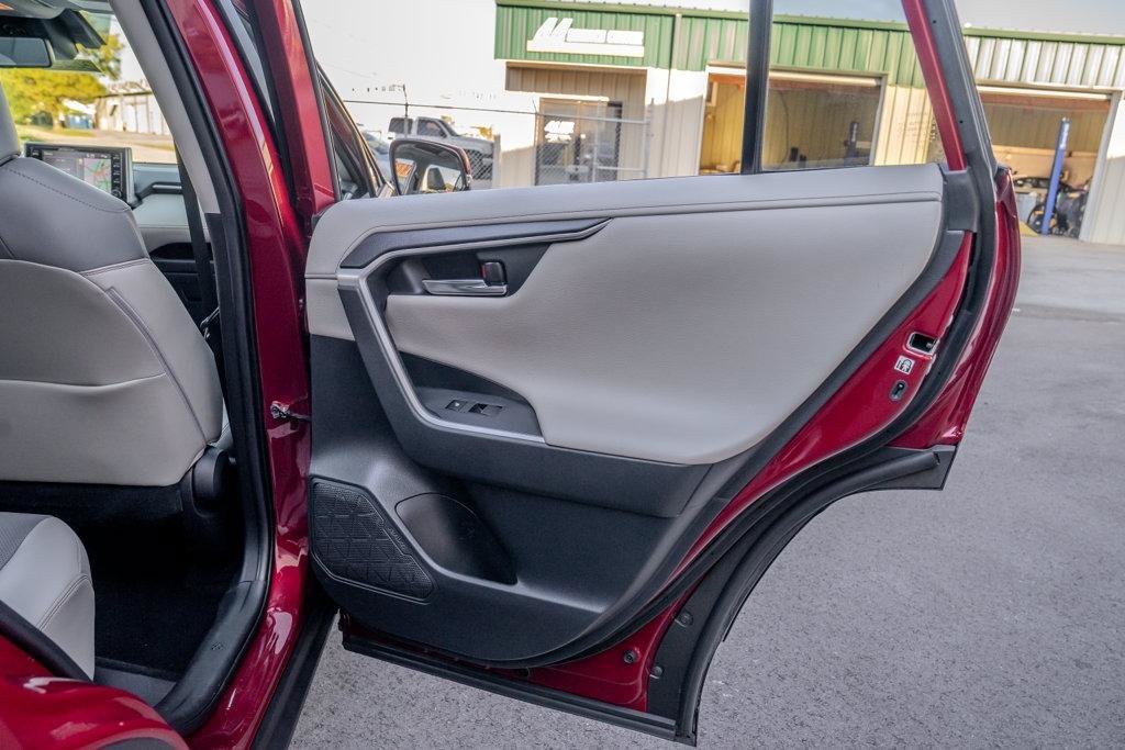 Used 2019 Toyota RAV4 Limited AWD/4WD image 26