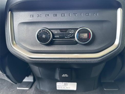 New 2025 Ford Expedition Active image 20