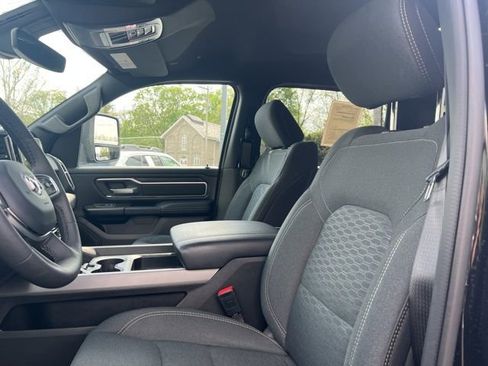 Used 2025 RAM 1500 Big Horn AWD/4WD image 3