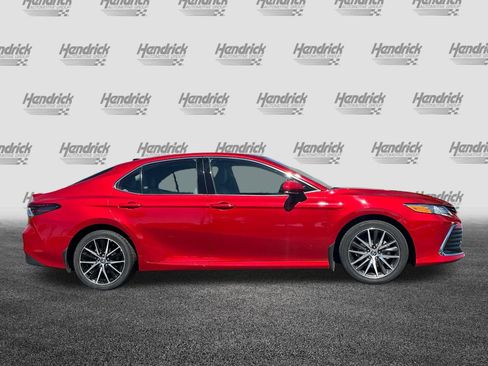 Used 2024 Toyota Camry XLE AWD/4WD image 3
