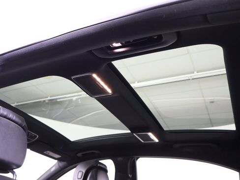 Used 2019 Mercedes-Benz S 560 4MATIC Sedan w/ AMG Line Exterior image 25