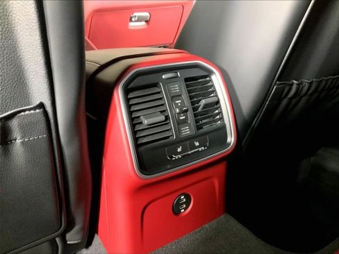 New 2026 Porsche Macan AWD/4WD image 18