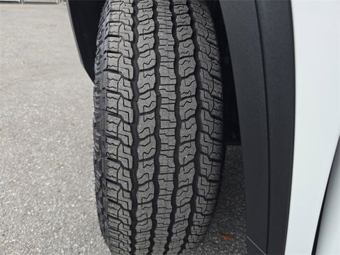 Certified 2024 GMC Acadia AT4 w/ Luxury Package image 32