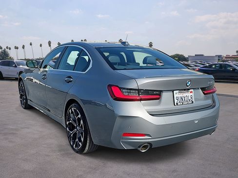 Used 2025 BMW 330i Sedan w/ Premium Package RWD image 7