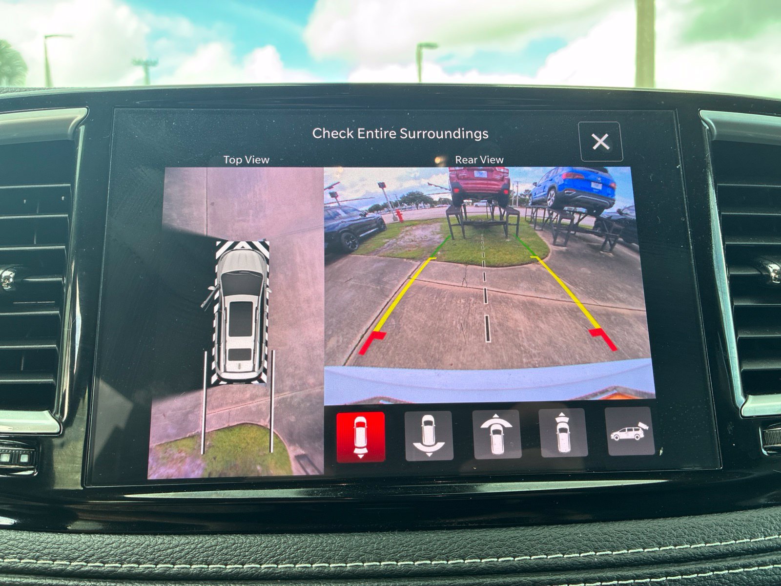 Certified 2023 Chrysler Pacifica Limited AWD/4WD image 28