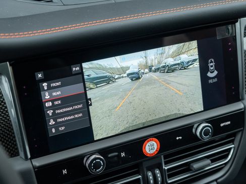 New 2026 Porsche Macan GTS image 36