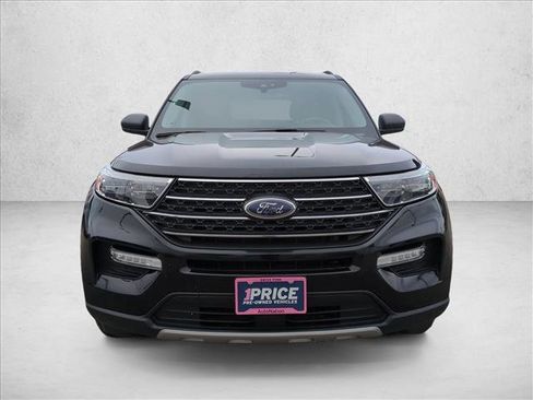 Used 2024 Ford Explorer XLT w/ Equipment Group 202A image 2
