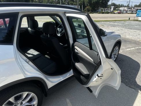 Used 2015 BMW X1 xDrive28i image 16