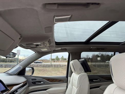 Certified 2024 Cadillac Escalade ESV Sport Platinum w/ LPO, ONYX Package image 23